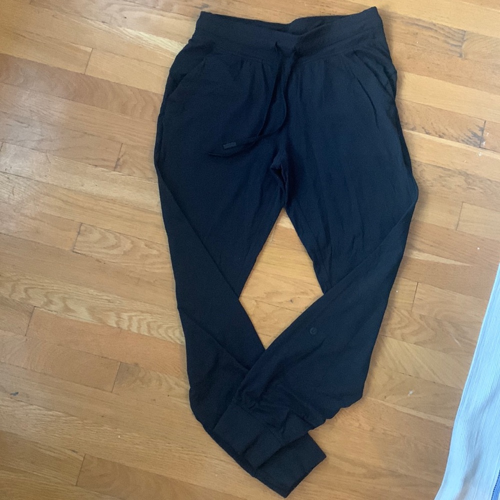 Lululemon ready to rulu joggers